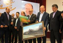 گزارش تصویری از اهداء جوایز  در همایش تجلیل از پرفسور علی اکبر جلالی چهره ماندگار شهرستان شاهرود 